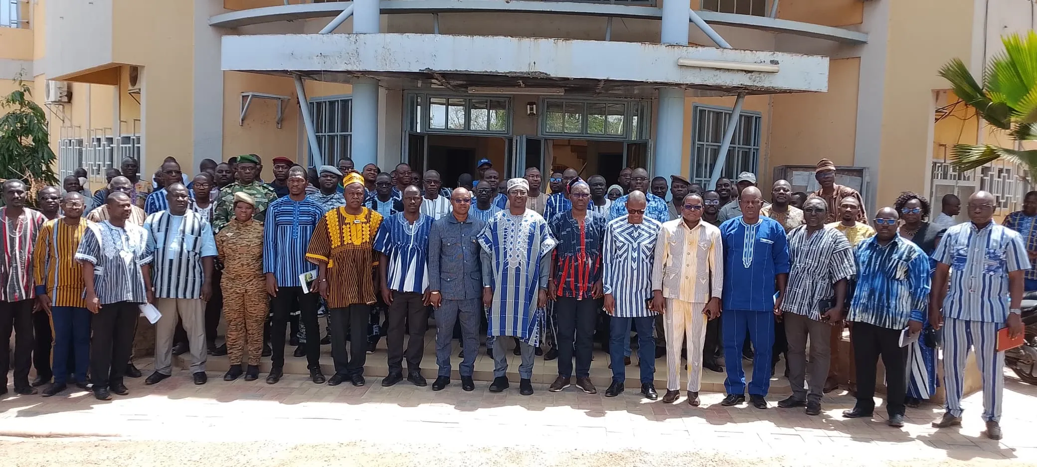 Réformes éducatives : le ministre Jacques Sosthène Dingara à la rencontre des acteurs du Djôrô