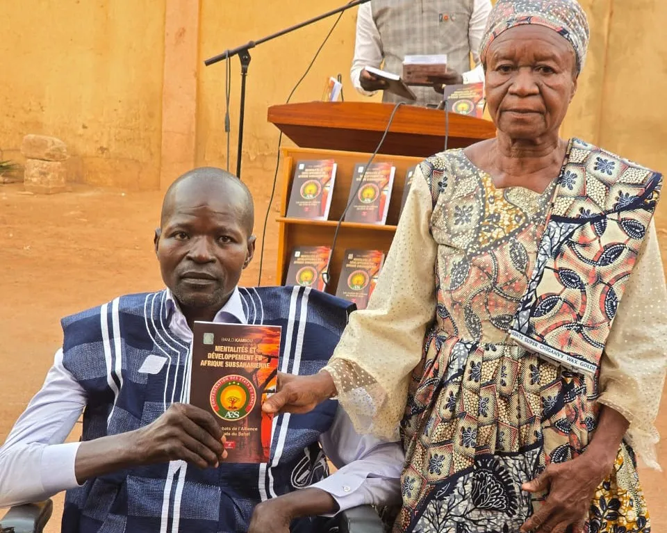 Littérature : Banlo Kambou dissèque les causes du sous-développement africain dans une œuvre engagée